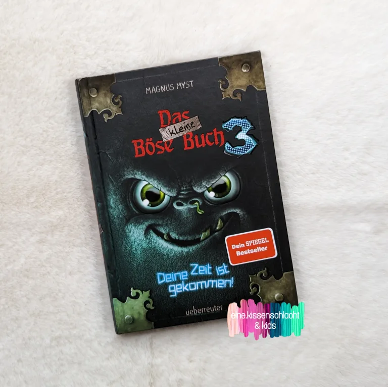 Mehr über den Artikel erfahren Das kleine böse Buch 3 – Deine Zeit ist gekommen! (Magnus Myst)