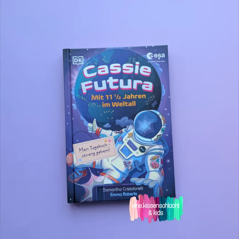 Mehr über den Artikel erfahren Cassie Futura – Mit 11 ½ Jahren im Weltall (Samantha Cristoforetti, Emma Roberts)