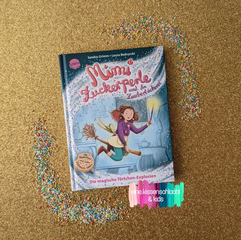 Mehr über den Artikel erfahren Mimi Zuckerperle und die Zauberbäckerei – Die magische Törtchen-Explosion (Sandra Grimm)