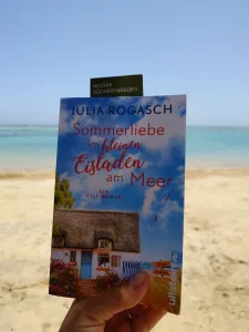 Sommerliebe im kleinen Eisladen am Meer – Julia Rogasch