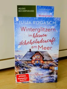 Winterglitzern im kleinen Schokoladencafé am Meer (Julia Rogasch)